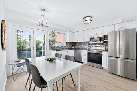 Photo 12 at 112 Sandfield Drive, Aurora Highlands, Aurora