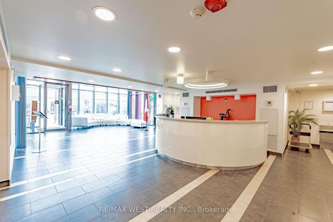 Photo 2 at 625 - 15 James Finlay Way, CFB, Toronto