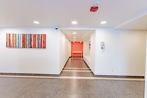 Photo 4 at 625 - 15 James Finlay Way, CFB, Toronto