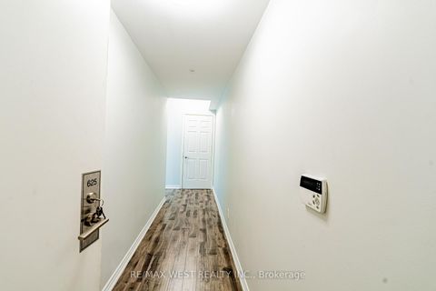 Photo 5 at 625 - 15 James Finlay Way, CFB, Toronto