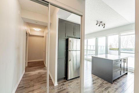 Photo 7 at 625 - 15 James Finlay Way, CFB, Toronto