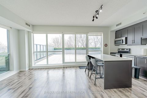 Photo 9 at 625 - 15 James Finlay Way, CFB, Toronto