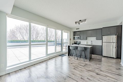 Photo 10 at 625 - 15 James Finlay Way, CFB, Toronto