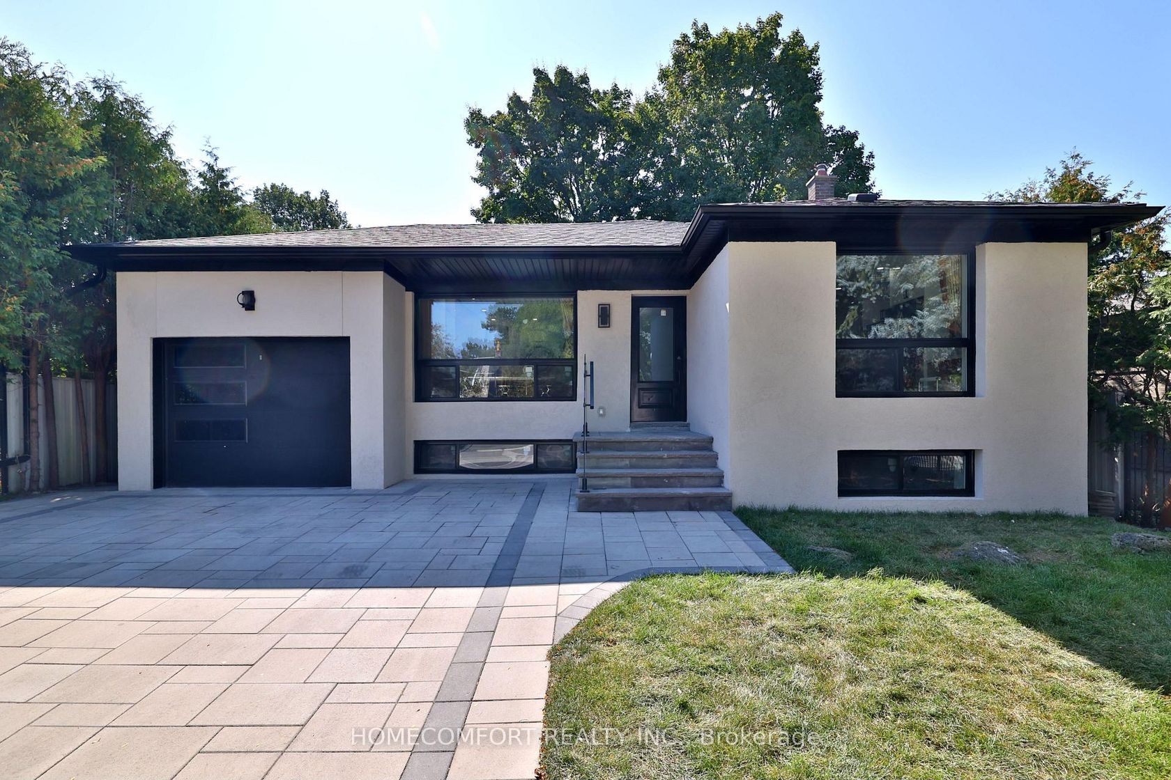 33 Clansman Boulevard, Hillcrest Village, Toronto 