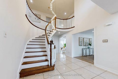 Photo 4 at 1398 Winterbourne Drive, CV Clearview, Oakville
