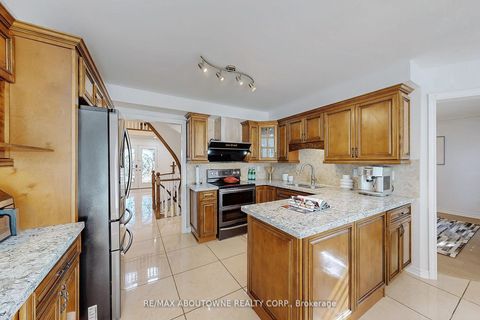 Photo 15 at 1398 Winterbourne Drive, CV Clearview, Oakville