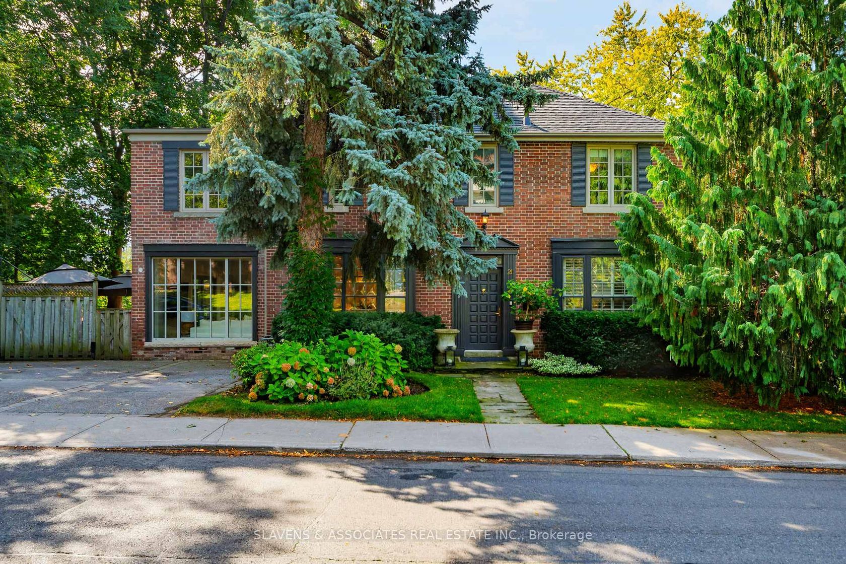 21 Wembley Road, Forest Hill North, Toronto 