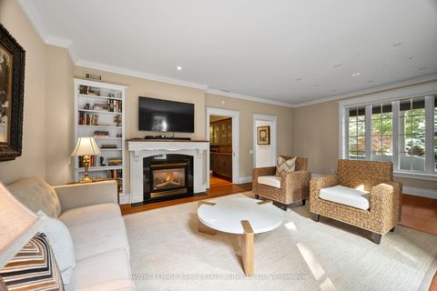 Photo 2 at 55 Sir Williams Lane, Rosethorn, Toronto