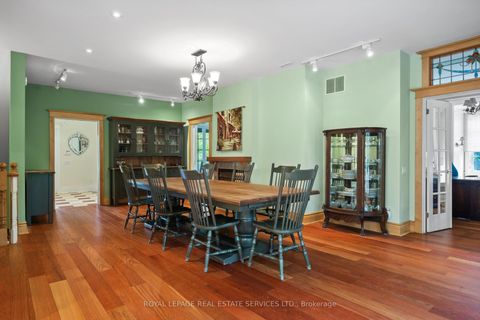 Photo 7 at 55 Sir Williams Lane, Rosethorn, Toronto