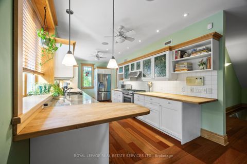 Photo 9 at 55 Sir Williams Lane, Rosethorn, Toronto