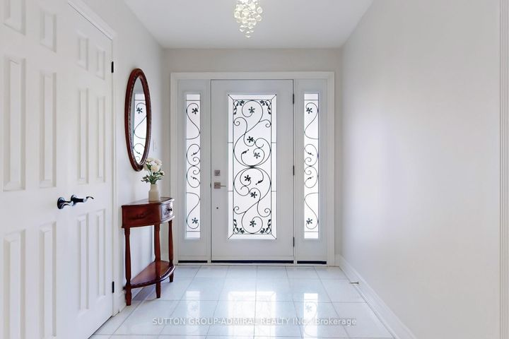 Photo 3 at 160 Marwood Place, Maple, Vaughan