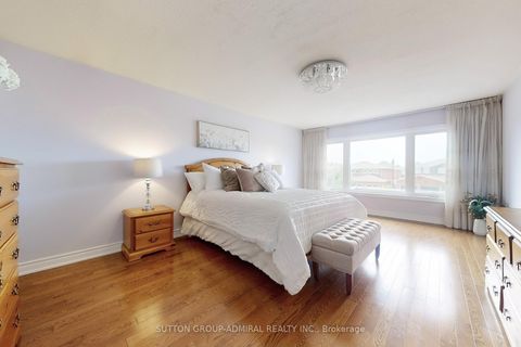 Photo 18 at 160 Marwood Place, Maple, Vaughan