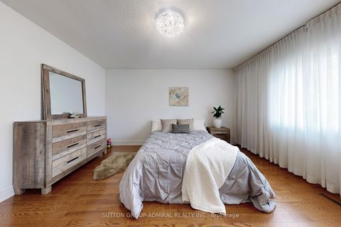 Photo 20 at 160 Marwood Place, Maple, Vaughan