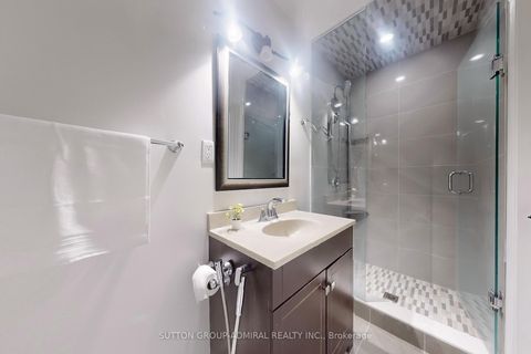 Photo 22 at 160 Marwood Place, Maple, Vaughan