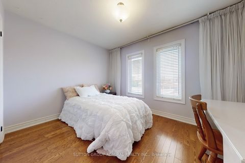 Photo 24 at 160 Marwood Place, Maple, Vaughan