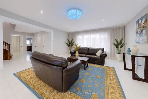 Photo 8 at 160 Marwood Place, Maple, Vaughan