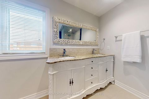 Photo 14 at 160 Marwood Place, Maple, Vaughan