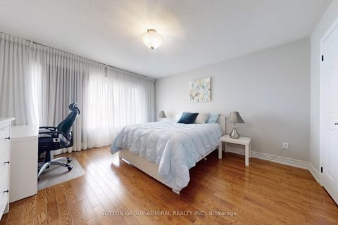 Photo 23 at 160 Marwood Place, Maple, Vaughan