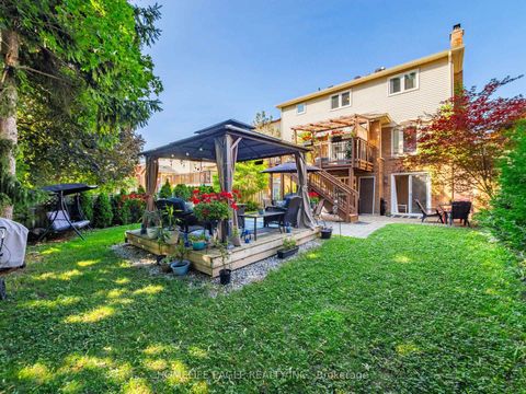 Photo 29 at 30 Moffat Crescent, Aurora Heights, Aurora