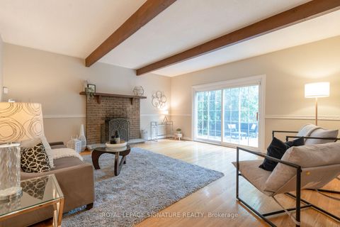 Photo 1 at 7 Willowood Court, Don Valley Village, Toronto