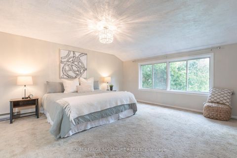 Photo 12 at 7 Willowood Court, Don Valley Village, Toronto