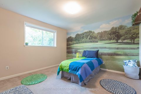Photo 19 at 7 Willowood Court, Don Valley Village, Toronto