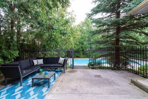 Photo 25 at 7 Willowood Court, Don Valley Village, Toronto