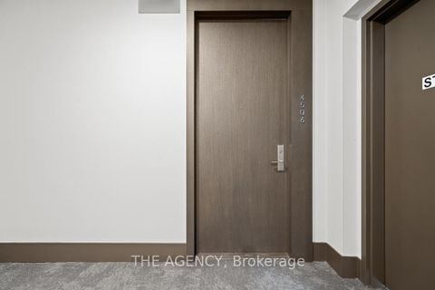 Photo 4 at 4506 - 39 Roehampton Avenue, Mount Pleasant West, Toronto