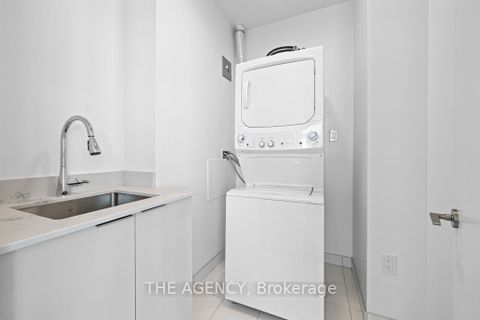 Photo 16 at 4506 - 39 Roehampton Avenue, Mount Pleasant West, Toronto