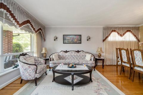Photo 9 at 11 Calumet Crescent, Woburn, Toronto