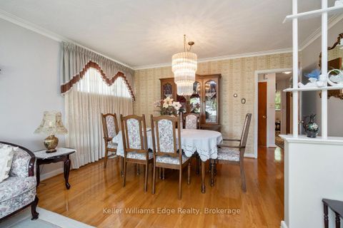 Photo 12 at 11 Calumet Crescent, Woburn, Toronto