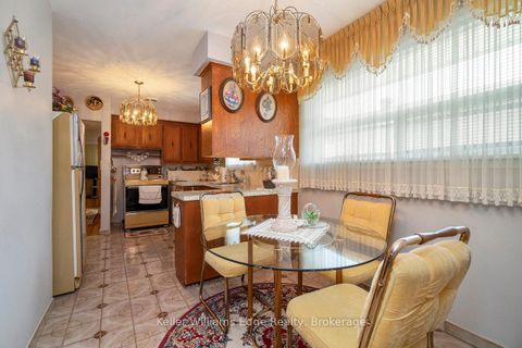 Photo 17 at 11 Calumet Crescent, Woburn, Toronto