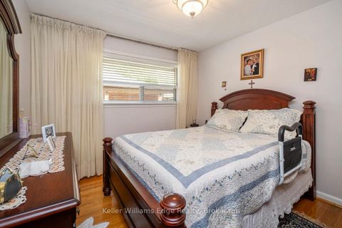 Photo 20 at 11 Calumet Crescent, Woburn, Toronto