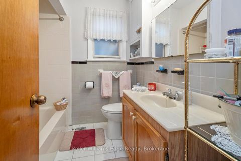 Photo 25 at 11 Calumet Crescent, Woburn, Toronto