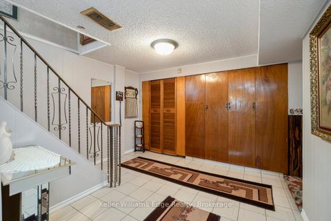 Photo 29 at 11 Calumet Crescent, Woburn, Toronto