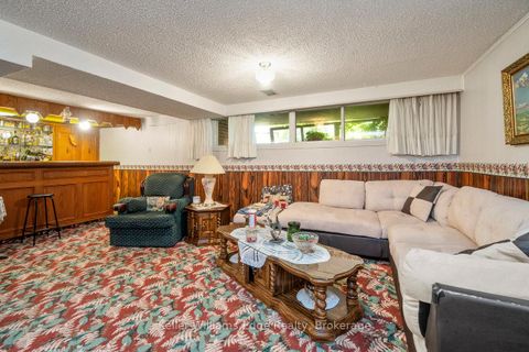 Photo 31 at 11 Calumet Crescent, Woburn, Toronto