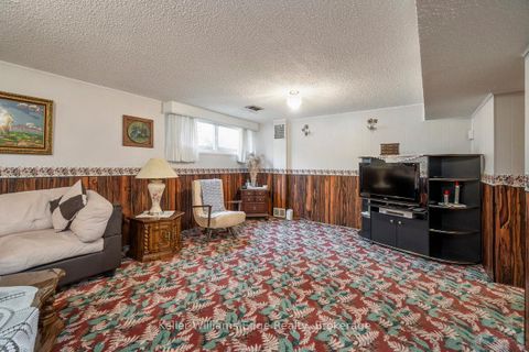 Photo 33 at 11 Calumet Crescent, Woburn, Toronto