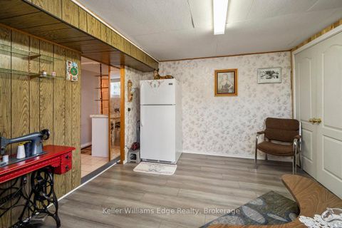 Photo 37 at 11 Calumet Crescent, Woburn, Toronto