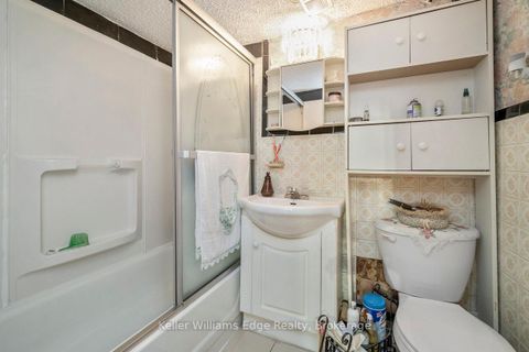 Photo 38 at 11 Calumet Crescent, Woburn, Toronto