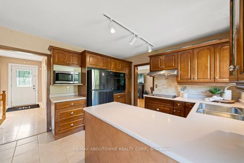 Photo 8 at 1605 Venetia Drive, SW Southwest, Oakville