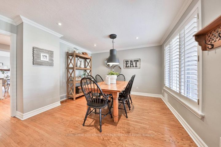 Photo 5 at 886 Whitney Drive, Lakeview, Mississauga