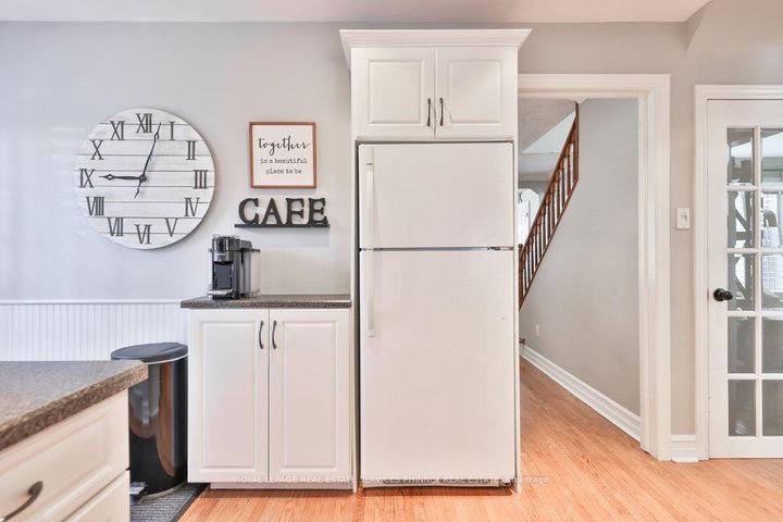 Photo 10 at 886 Whitney Drive, Lakeview, Mississauga