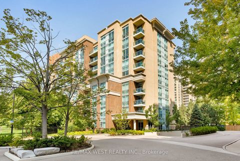 Photo 3 at 806 - 17 Michael Power Place, City Centre West, Toronto