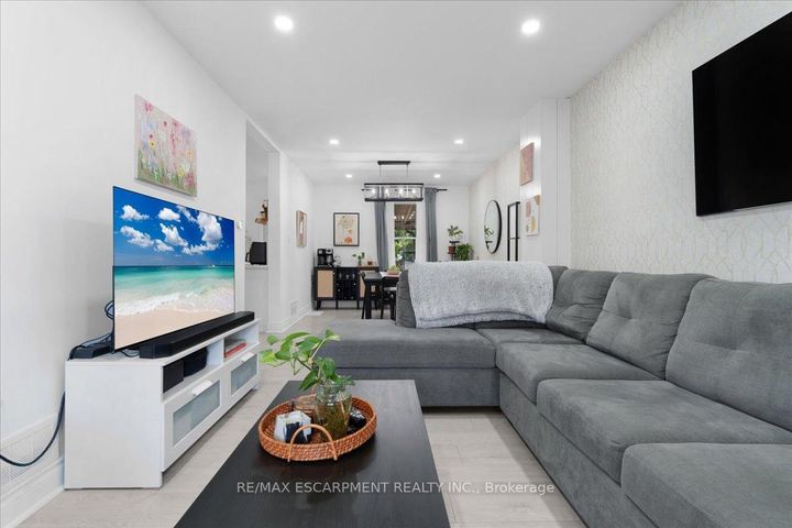Photo 13 at 133 Frederick Avenue, Crown Point, Hamilton