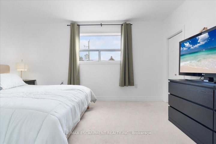 Photo 17 at 133 Frederick Avenue, Crown Point, Hamilton
