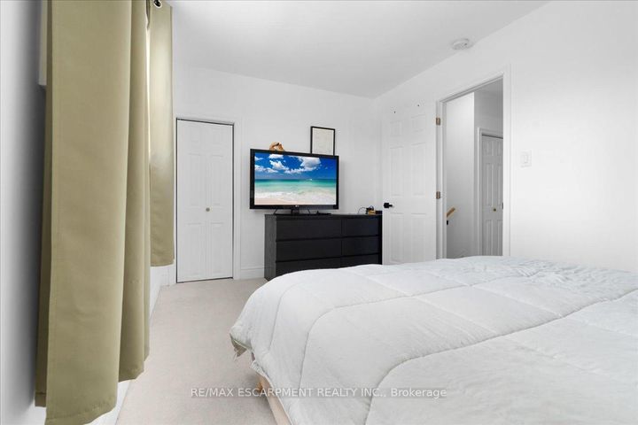 Photo 19 at 133 Frederick Avenue, Crown Point, Hamilton