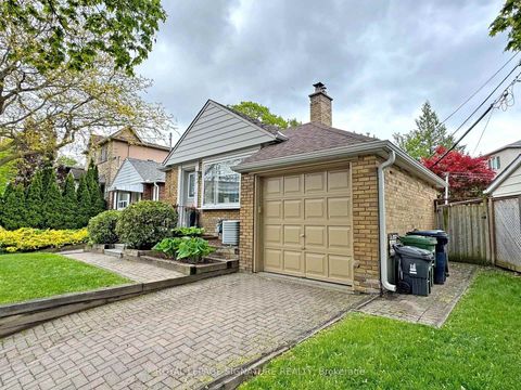 Photo 2 at 3 Kenrae Road, Leaside, Toronto