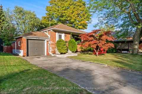 Photo 1 at 16 Ridgemoor Avenue, Cliffside, Toronto