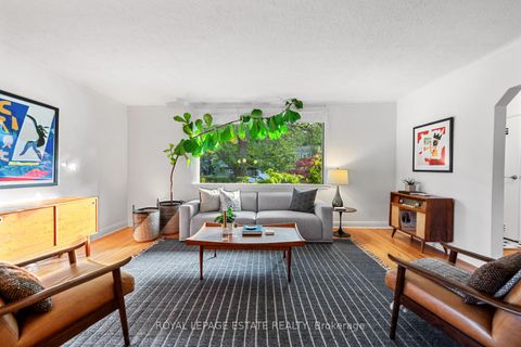 Photo 6 at 16 Ridgemoor Avenue, Cliffside, Toronto