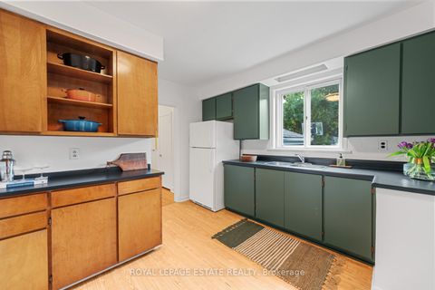 Photo 14 at 16 Ridgemoor Avenue, Cliffside, Toronto